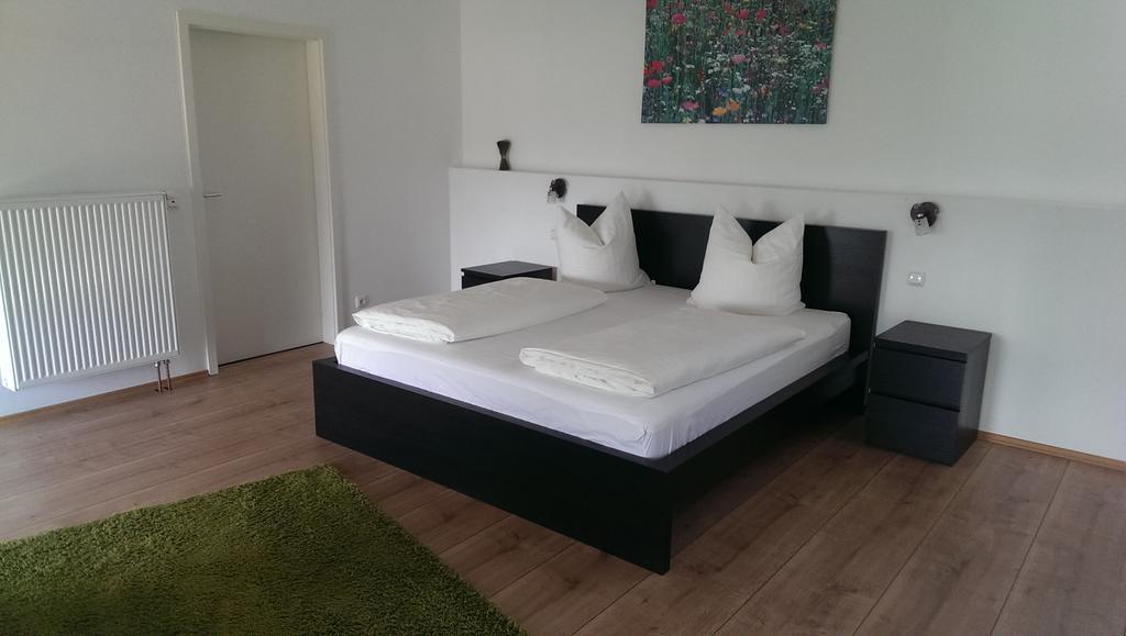 Zum Rebhang Bed & Breakfast Oestrich-Winkel Exterior foto